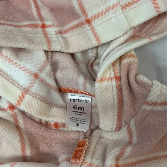 Carter's - long sleeve hooded sleeper/romper/jumpsuit/one piece. Size 6 months - Picture 2 of 4